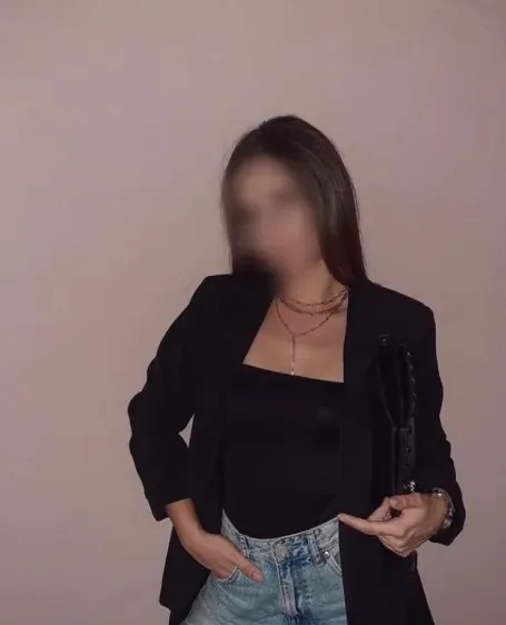 Agata, 35