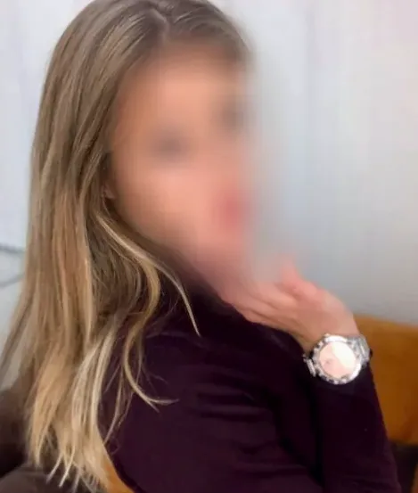 Catriona, 21