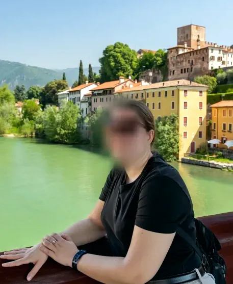 Claire, 28
