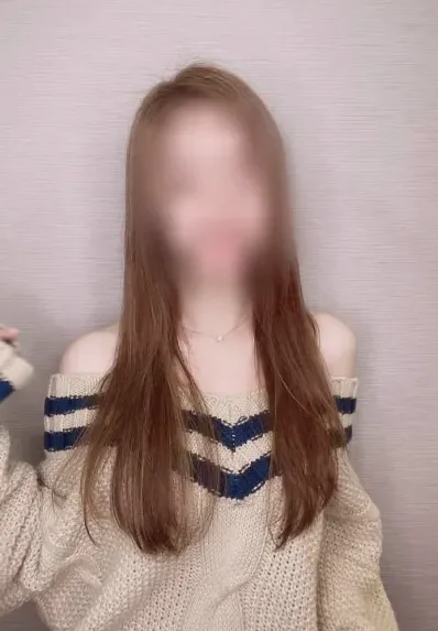 Daisy, 28