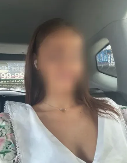 Dina, 35