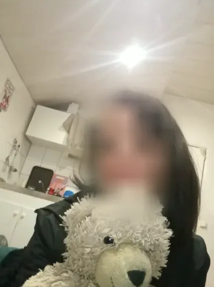 Eleri, 37