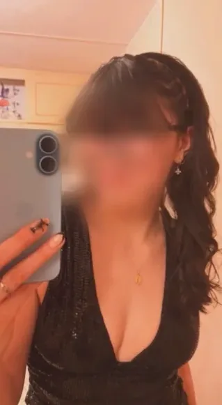 Ella, 19