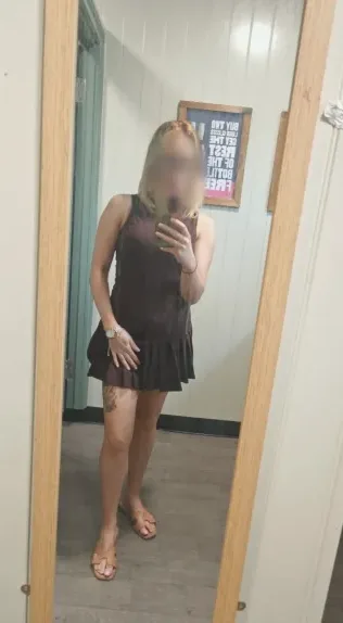 Ella, 36