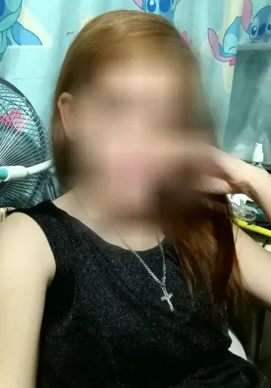 Ella, 32