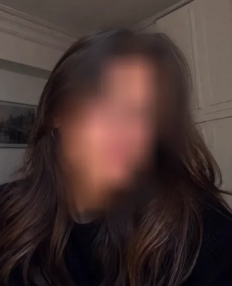 Emma, 30