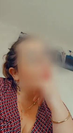Lily, 24