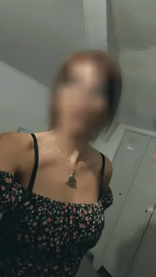 Nia, 40