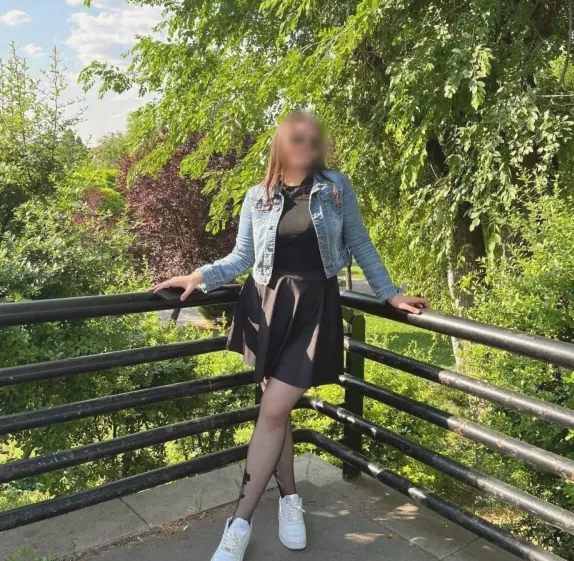 Rachel, 21