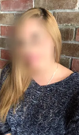 Roisin, 35